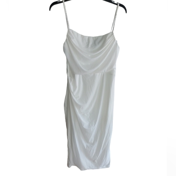 Xinfsh white flowy spaghetti strap dress - Picture 1 of 6